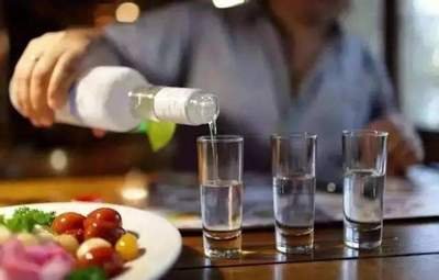 白酒也能創(chuàng)造商業(yè)神話？這款無名酒一年狂賺7000萬，背后的奧秘是什么？